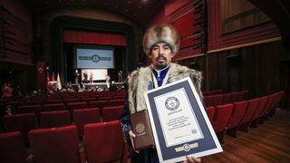 Kırgız Manasçı İsakov, 124 saat Manas okuyarak Guinness Rekorlar Kitabı'na girdi