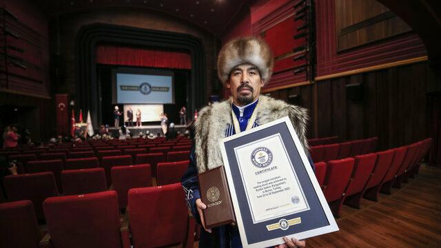 Kırgız Manasçı İsakov, 124 saat Manas okuyarak Guinness Rekorlar Kitabı'na girdi