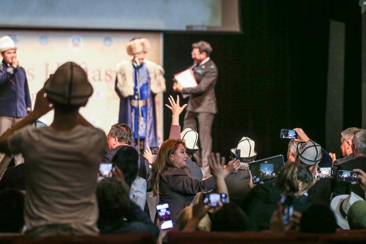 Kırgız Manasçı İsakov, 124 saat Manas okuyarak Guinness Rekorlar Kitabı'na girdi G3