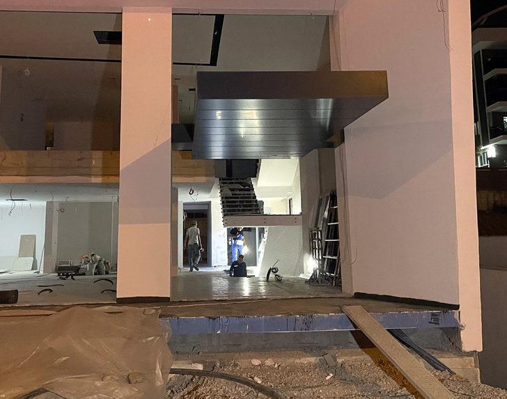 Antalya'da asansör boşluğuna düşen 2 işçi yaralandı G2