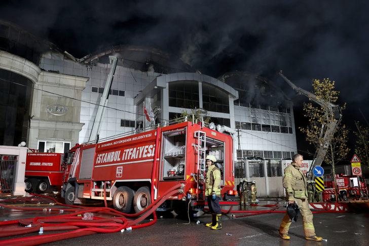 Sultanbeyli'de tencere imalathanesinde çıkan yangın söndürüldü G4