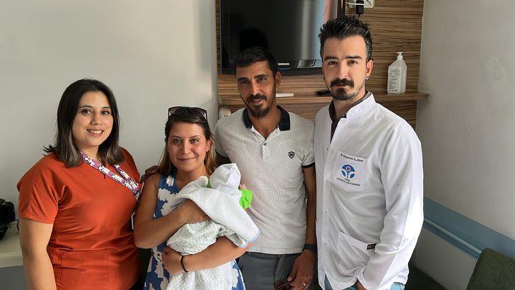Isparta'da 830 gram doğan bebeklerini 91 gün sonra kucaklarına aldılar G2