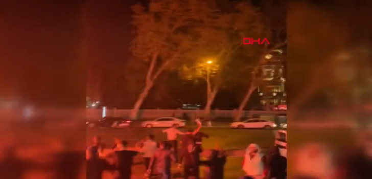 Son dakika: Satırlar, kasap bıçakları, yumruklar ve tekmeler! Beşiktaş - Fenerbahçe derbisinden önce meydan muharebesini aratmayacak kavga! G3