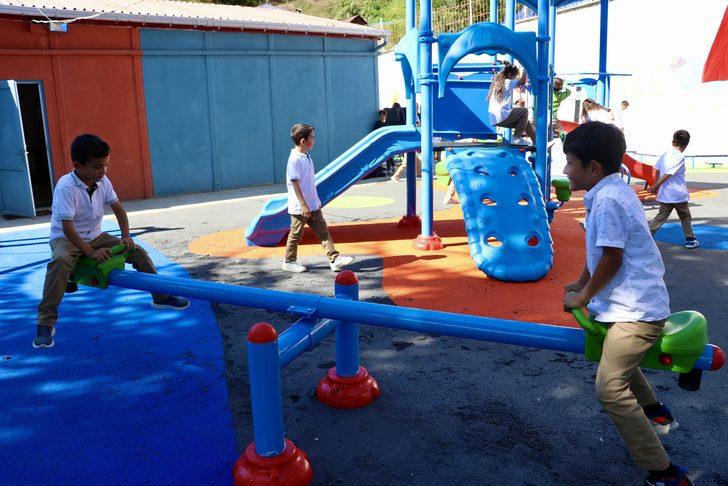 Plastik atıklar Trabzon'da oyun parkına dönüştü G3