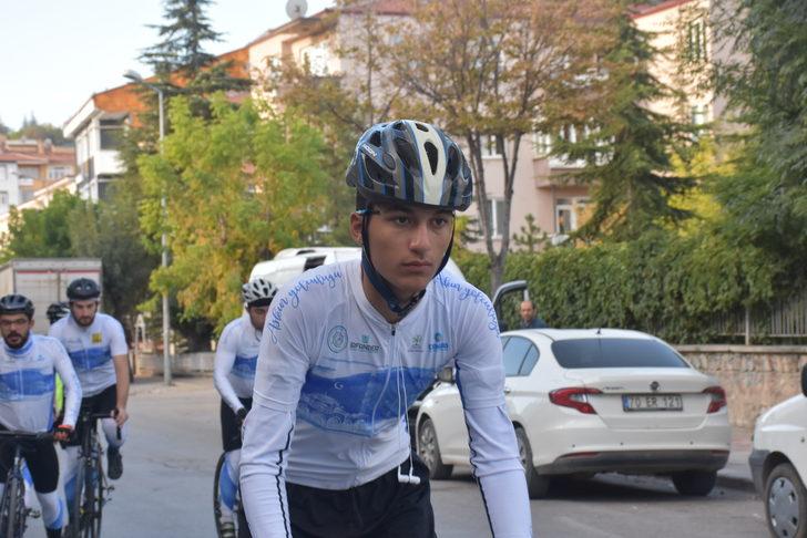 Sağlıklı çevre için İstanbul'dan Konya'ya yola çıkan bisiklet takımı Afyonkarahisar'da G3