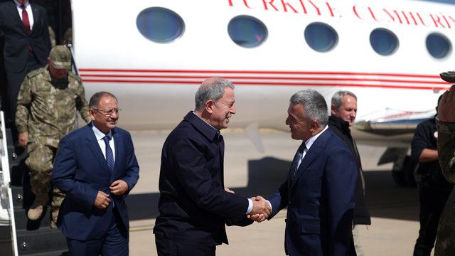 Demir Pençe tugayında sancak töreni