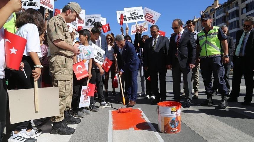Doğu Anadolu'daki 7 ilde "Yayalara öncelik duruşu, hayata saygı duruşu" etkinliği yapıldı