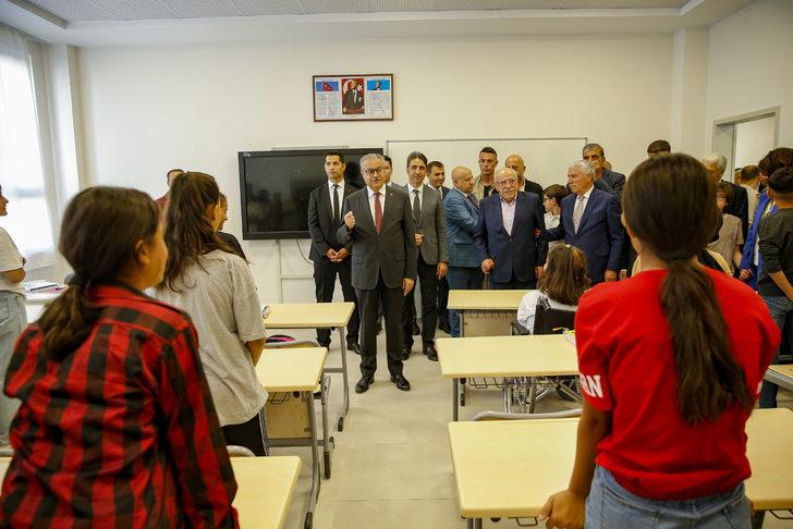 Diyarbakır'da hayırsever iş insanının oğlu anısına yaptırdığı okul ve cami açıldı G3