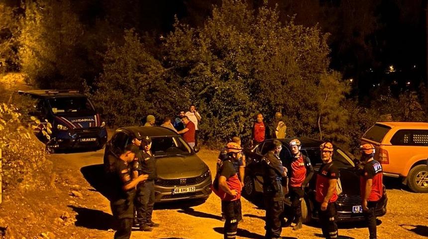 Muğla'da doğa yürüyüşünde kaybolan turist çift 18 saatte bulundu