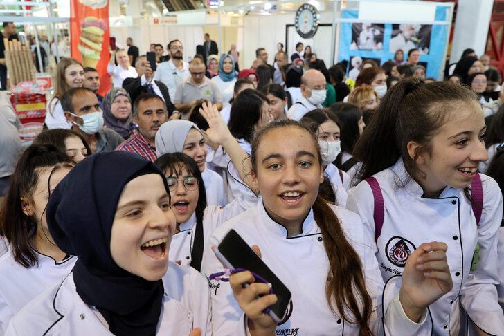 Başkentte acı biberli dondurma yeme yarışması yapıldı G3