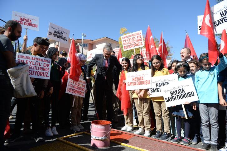 Diyarbakır ve Bingöl'de "Yayalara öncelik duruşu, hayata saygı duruşu" etkinliği yapıldı G1