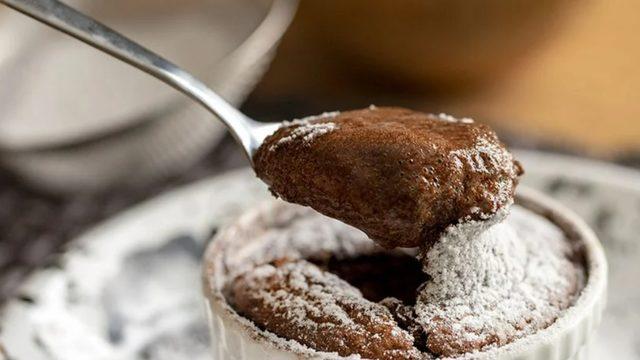 Bir kez yapınca hep yapmak isteyeceksiniz: Tam kıvamında sufle tarifi