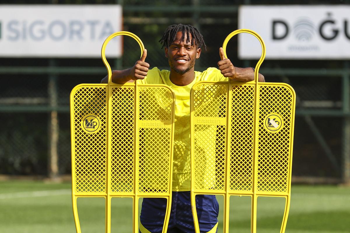 Fenerbah&ccedil;eli Batshuayi, doğum g&uuml;n&uuml; hediyesi olarak derbi galibiyeti istiyor: