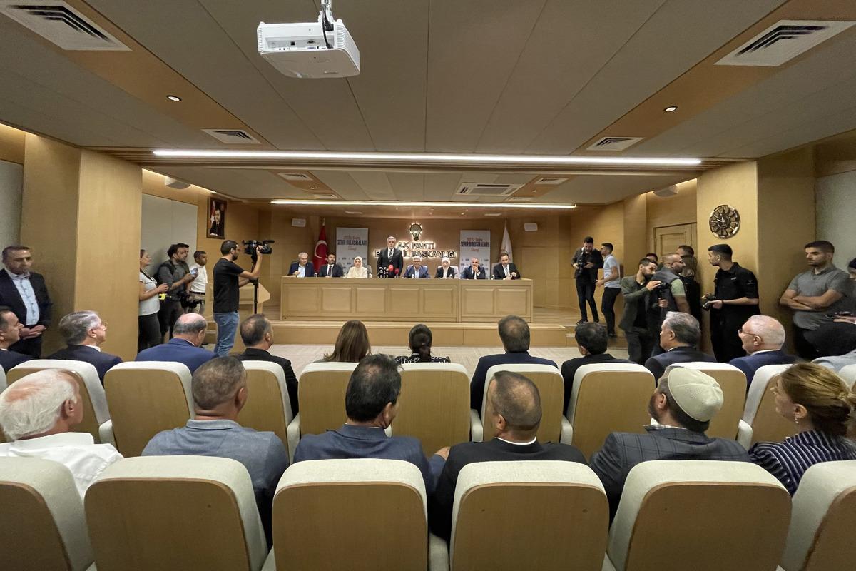 AK Parti'li Demir&ouml;z, AK Parti Elazığ İl Başkanlığı'nda basın toplantısında konuştu: