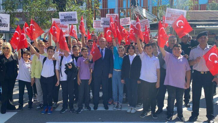 Sakarya ve Zonguldak'ta yaya geçitleri "yayalara öncelik" için kırmızıya boyandı G2