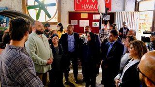 Neşet Ertaş'ın çocukları ve kız kardeşinden Gönül Dağı dizisinin setine ziyaret