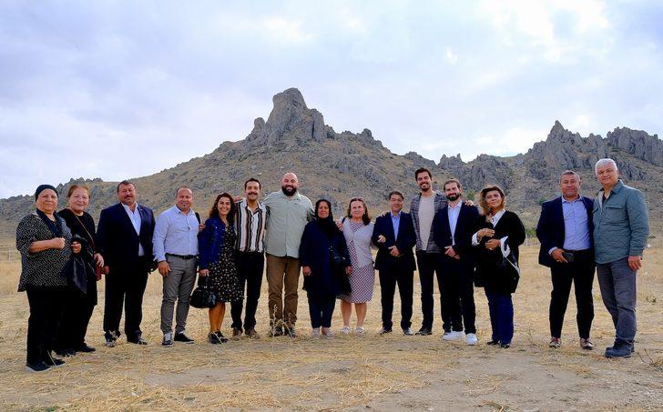 Neşet Ertaş'ın çocukları ve kız kardeşinden "Gönül Dağı" dizisinin setine ziyaret G3