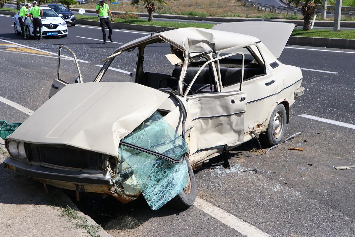 G&Uuml;NCELLEME - Tekirdağ'da otob&uuml;sle &ccedil;arpışan otomobilin s&uuml;r&uuml;c&uuml;s&uuml; &ouml;ld&uuml;