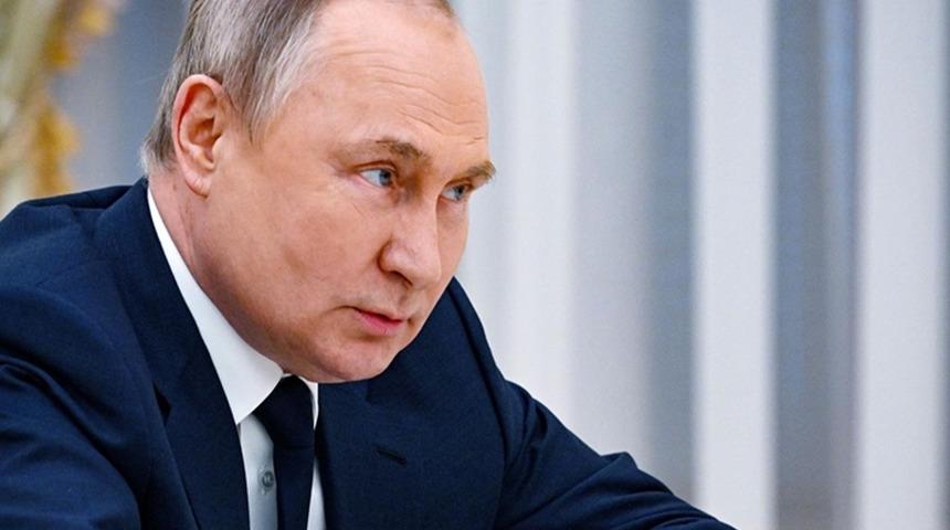 Putin'den zehir zemberek açıklamalar! "Kanlı devrime hazırlanıyor"