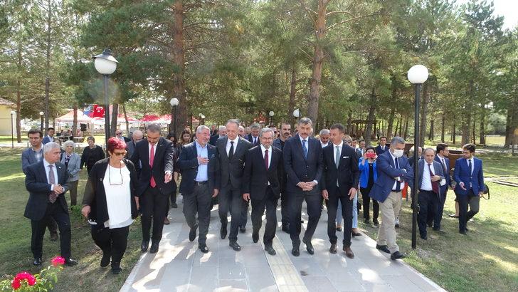 Ankara Üniversitesi Senatosu yeni akademik yılın ilk toplantısını Alacahöyük'te yaptı G2