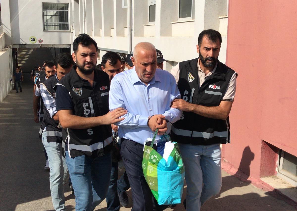 Adana'da, hastane ihalesine fesat karıştırdığı ve r&uuml;şvet iddiasıyla 8 zanlı tutuklandı