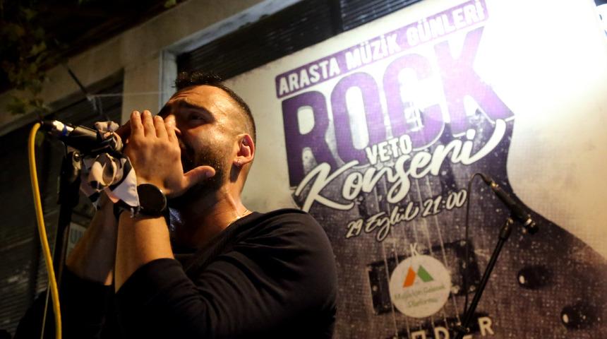 "Arasta Müzik Günleri" rock konseri ile sona erdi