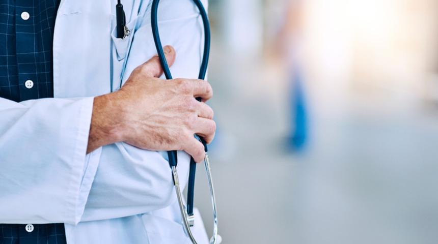 Doktor, farklı partiye oy veren hemşireyi tehdit etti! Sağlık müdürlüğü devreye girdi