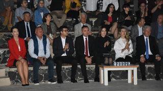 Opera sanatçısı Hakan Aysev İzmir'de konser verdi