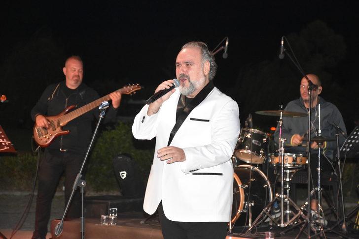 Opera sanatçısı Hakan Aysev İzmir'de konser verdi G3