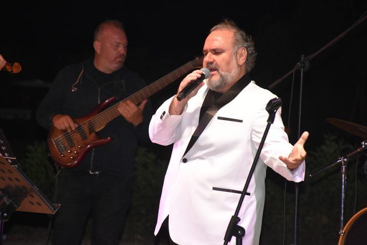 Opera sanatçısı Hakan Aysev İzmir'de konser verdi G5