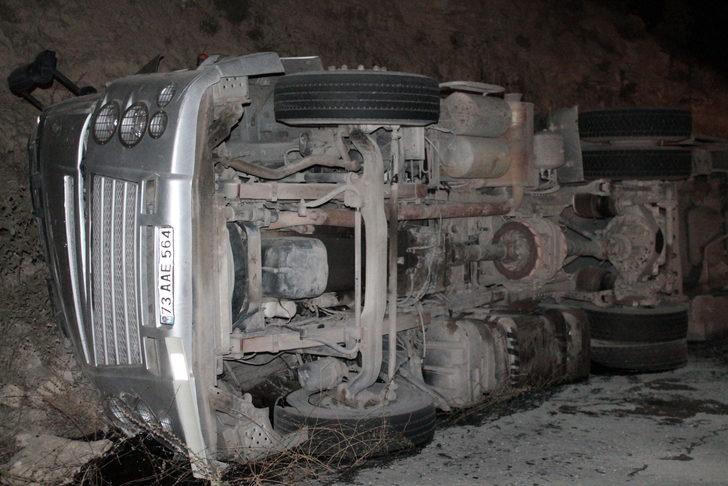 Batman'da devrilen tankerin sürücüsü yaralandı G1