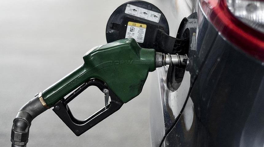 MOTORİNE FLAŞ ZAM! Benzin litresi kaç TL? 15 Ekim 2022 Cumartesi motorin ve benzin fiyatları...