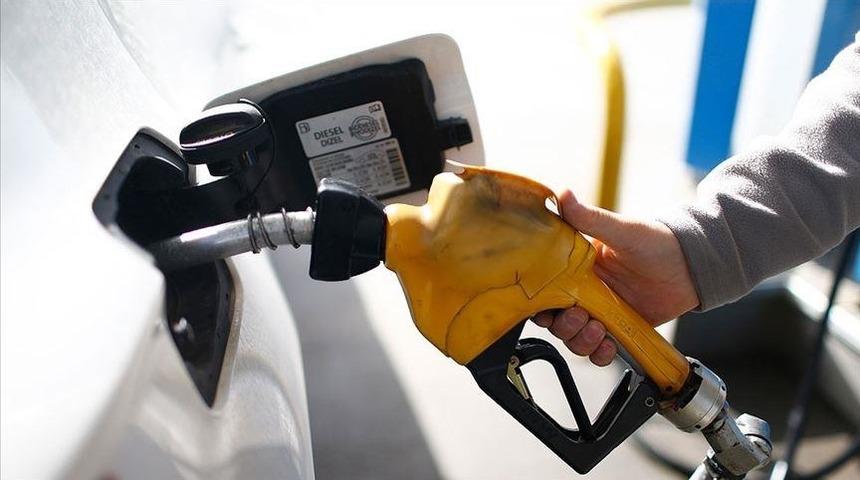 MOTORİNE BİR ZAM DAHA! Benzin ne kadar? Motorin kaç TL? Akaryakıt piyasası toz duman!