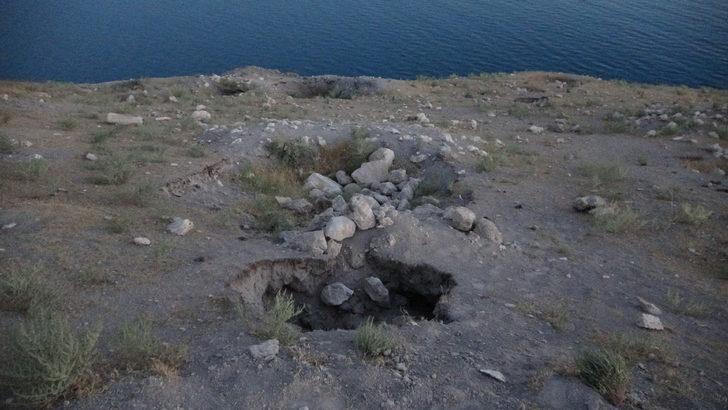 Van Gölü'nde sular çekilince ortaya çıktı! Sosyal medyadan paylaşınca defineciler akın etti... Uzman isim de şaşırmıştı G3