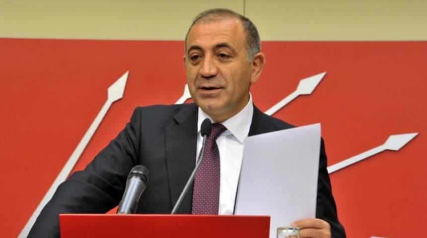 Gürsel Tekin: 'Davutoğlu, Saraydan korkuyor'