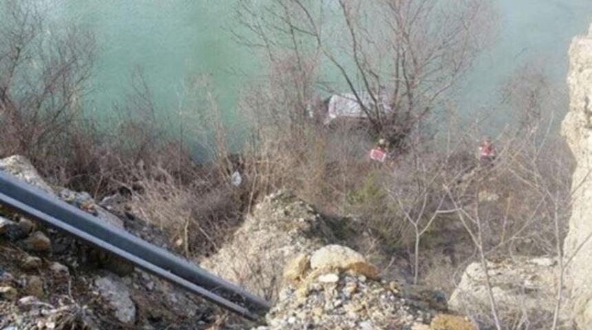 Kontrolünü kaybettiği aracıyla Çoruh nehrine uçtu: 1 ölü