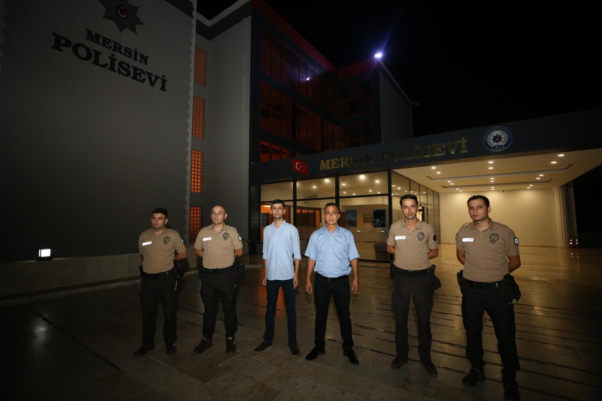 Mersin'deki polisevi saldırısında ter&ouml;ristlerle &ccedil;atışan ekipler yaşadıklarını anlattı