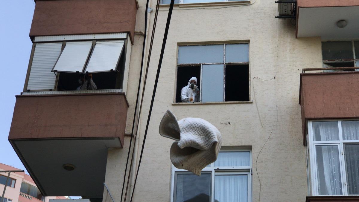 Adana'da &ccedil;&ouml;p evde bulunan 5 kedi korumaya alındı