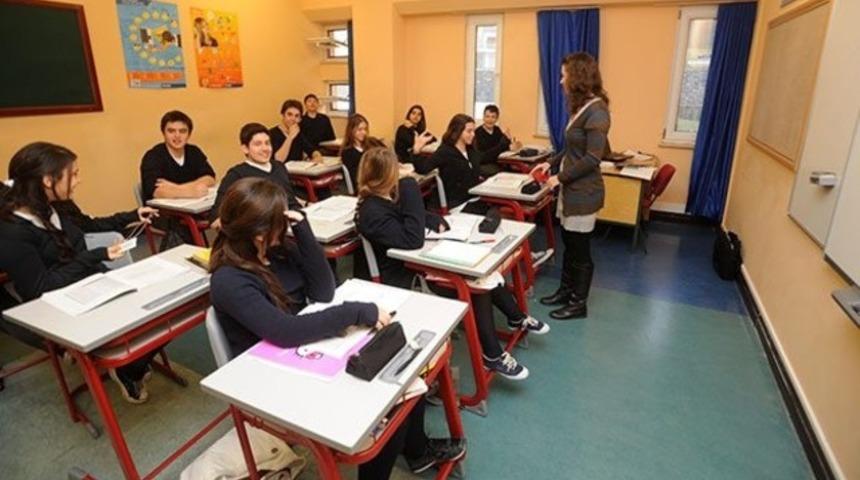 &Ouml;zel okul kayıtları durduruldu
