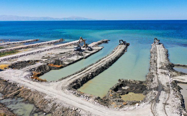 Van Gölü'nün zemininden 550 bin metreküp dip çamuru temizlendi G4