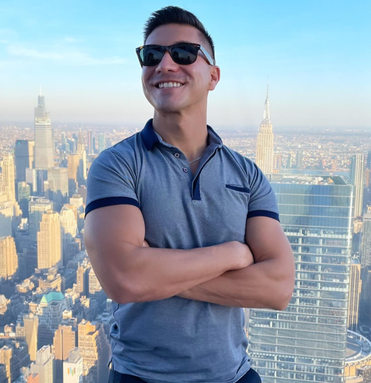 Çıplak görüntüleri ailesine ve patronuna gönderilen hava durumu sunucusu kovuldu! “Eşcinsel olduğum için özür dilemiyorum” G4