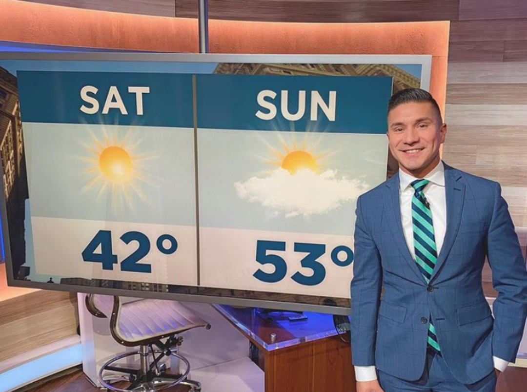 &Ccedil;ıplak g&ouml;r&uuml;nt&uuml;leri ailesine ve patronuna g&ouml;nderilen hava durumu sunucusu kovuldu! &ldquo;Eşcinsel olduğum i&ccedil;in &ouml;z&uuml;r dilemiyorum&rdquo;