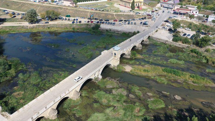 Edirne'de vatandaşlar çöple kaplanan derenin temizlenmesini istiyor G5