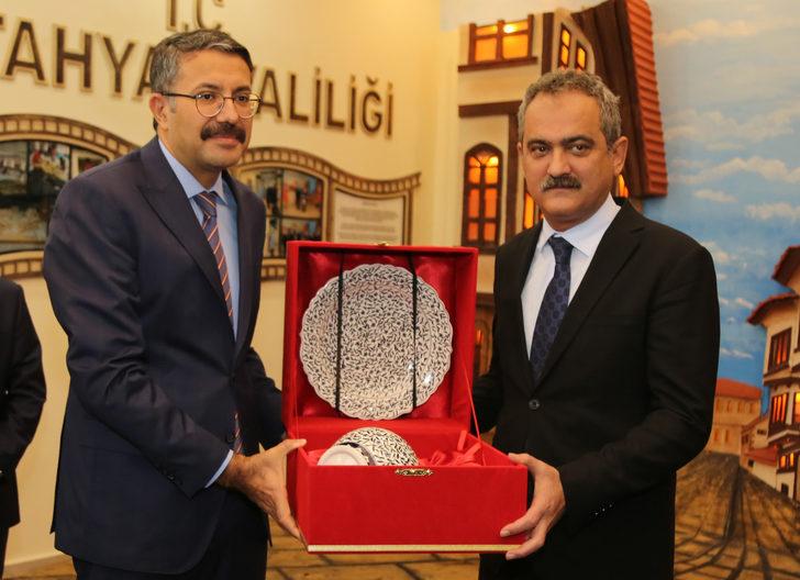 Milli Eğitim Bakanı Özer, Kütahya Valiliği'ni ziyaret etti: G2