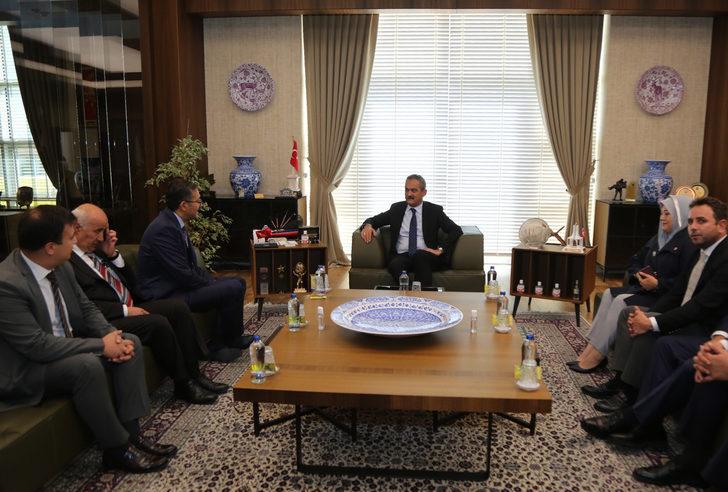 Milli Eğitim Bakanı Özer, Kütahya Valiliği'ni ziyaret etti: G3