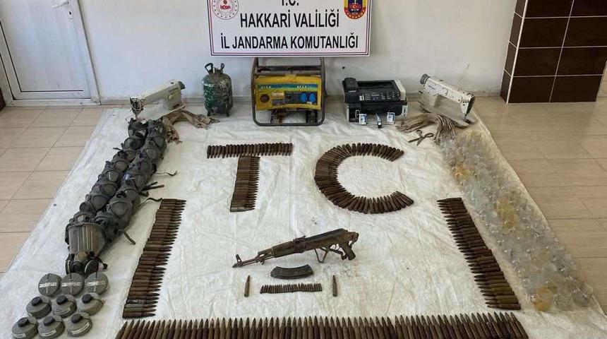 Hakkari'deki "Eren Abluka-37" operasyonunda teröristlere ait 7 katlı mağaraya operasyon