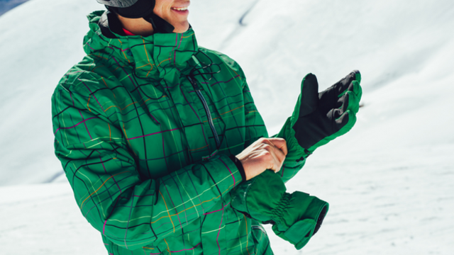 Kayak tatili düşlüyorsanız ellerinizi soğuktan koruyacak en iyi kayak eldivenlerini keşfedin