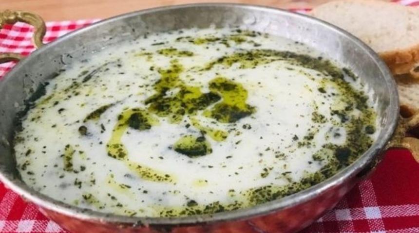 Yayla çorbası nasıl yapılır? Hem lezzetli hem pratik yayla (yoğurt) çorbası tarifi!