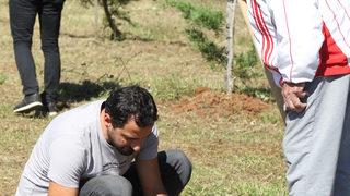 Düzce'de huzurevi sakinleri fidan dikti