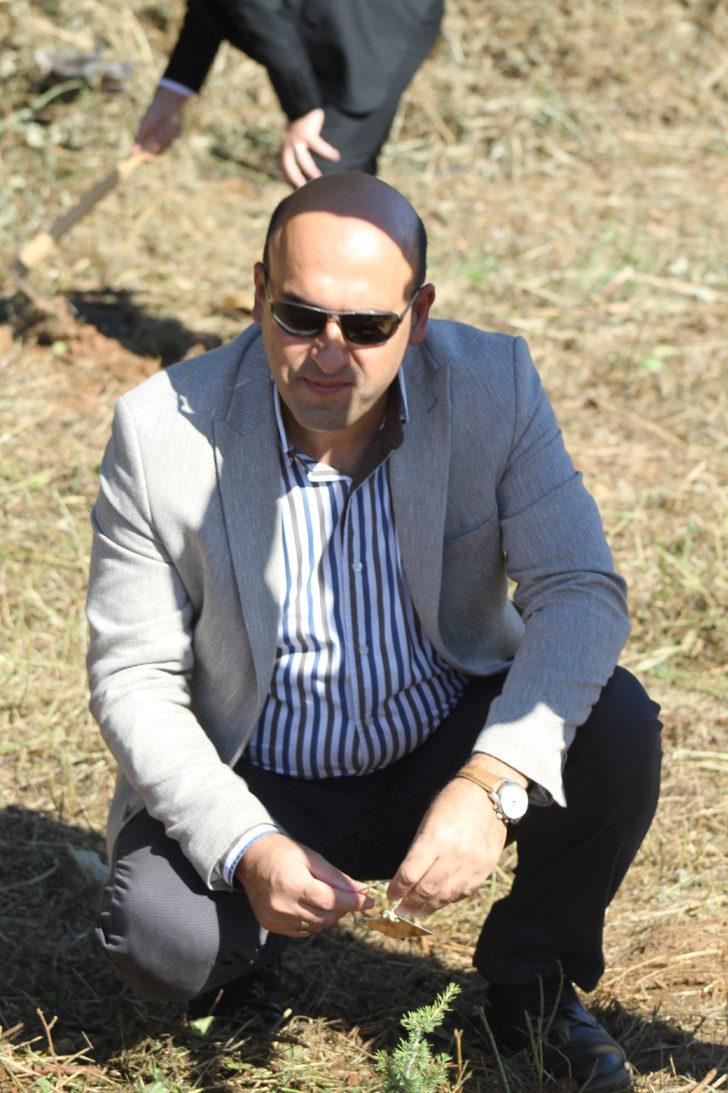 Düzce'de huzurevi sakinleri fidan dikti G3